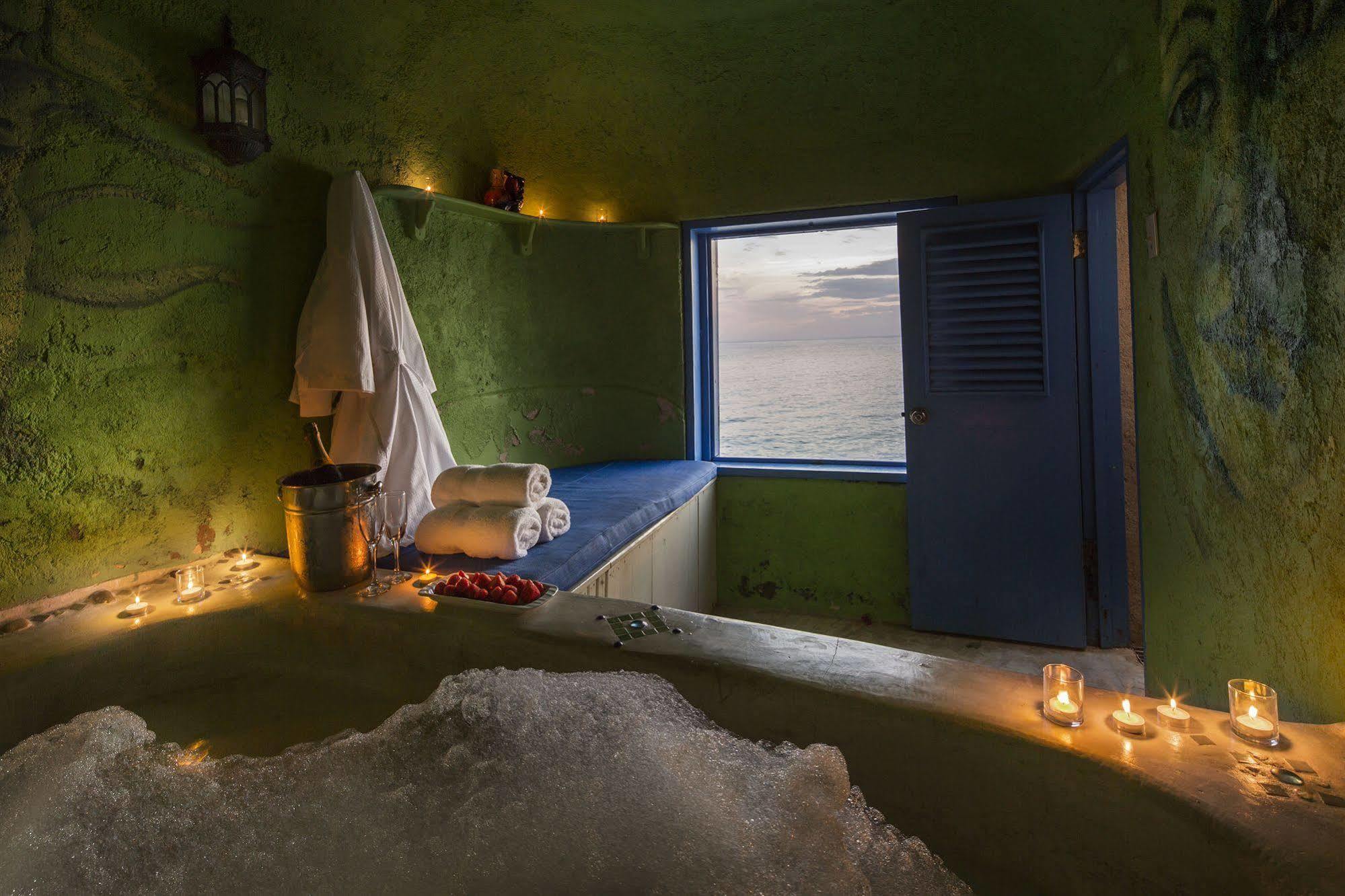The Caves Hotel เนกริล ภายนอก รูปภาพ